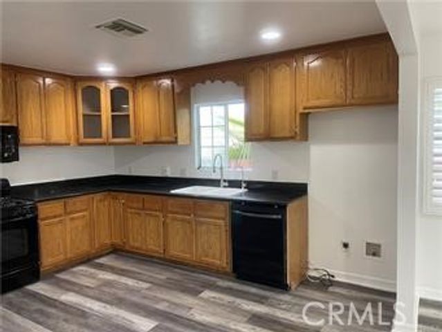 22029 Covello, Canoga Park (los Angeles), CA 91303