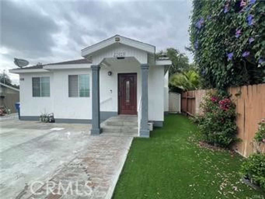 22029 Covello, Canoga Park (los Angeles), CA 91303