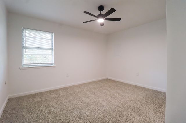 1007 W 9th Street, Claremore, OK 74017