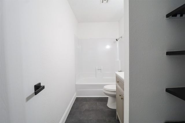1007 W 9th Street, Claremore, OK 74017