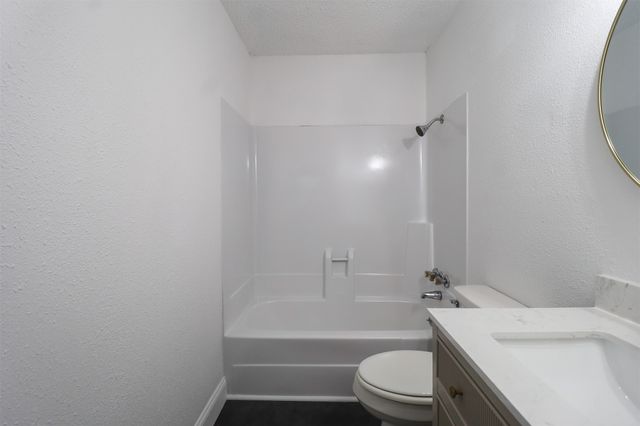 1007 W 9th Street, Claremore, OK 74017