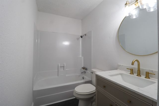 1007 W 9th Street, Claremore, OK 74017