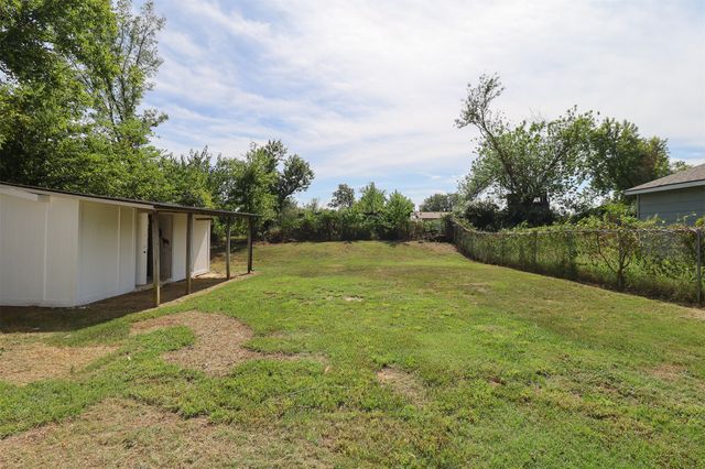 1007 W 9th Street, Claremore, OK 74017