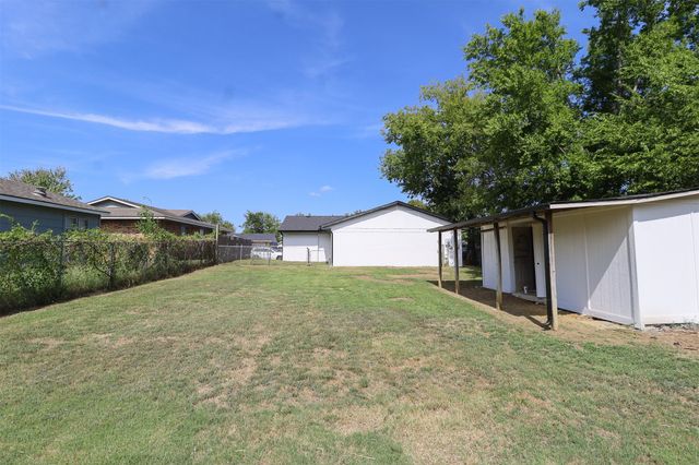 1007 W 9th Street, Claremore, OK 74017