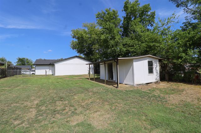 1007 W 9th Street, Claremore, OK 74017