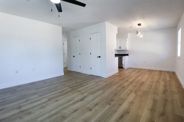 1007 W 9th Street, Claremore, OK 74017