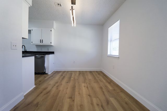 1007 W 9th Street, Claremore, OK 74017