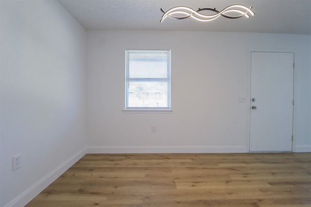 1007 W 9th Street, Claremore, OK 74017