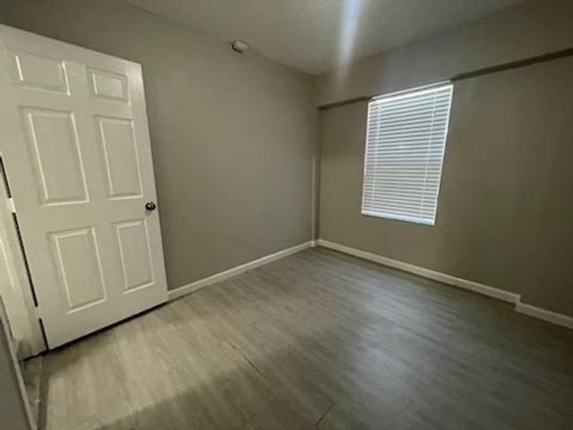 1114 E Pecan Street, Angleton, TX 77515