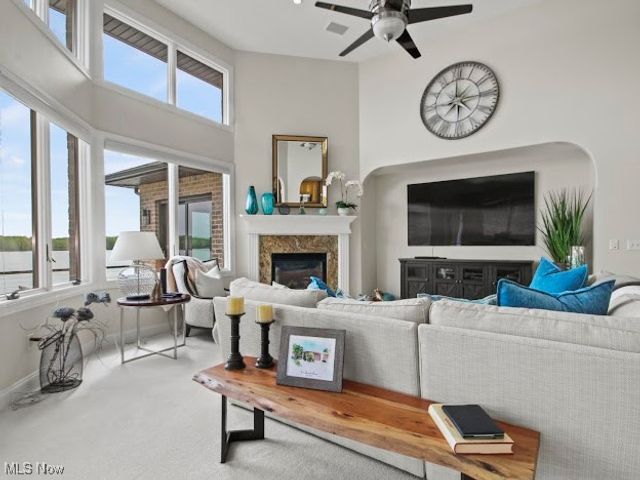 1004 Waters Edge Drive, Columbiana, OH 44408