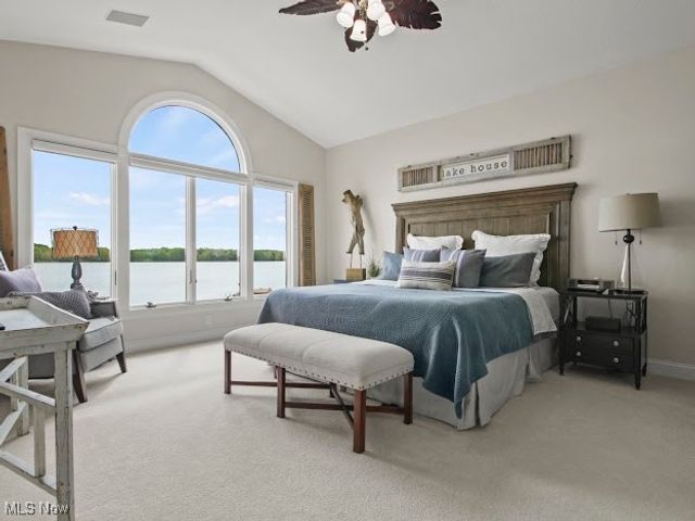 1004 Waters Edge Drive, Columbiana, OH 44408