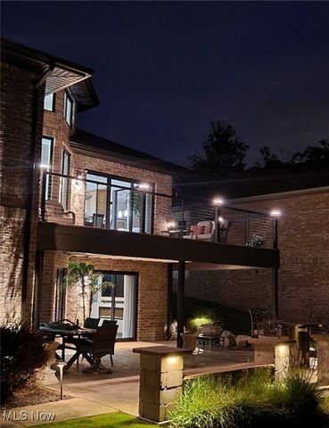 1004 Waters Edge Drive, Columbiana, OH 44408