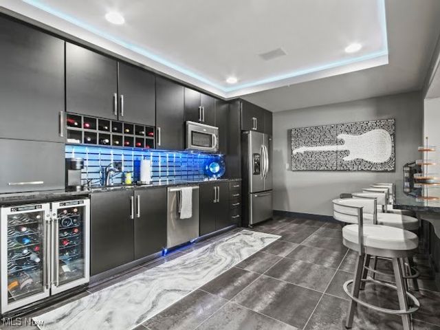 1004 Waters Edge Drive, Columbiana, OH 44408