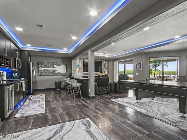 1004 Waters Edge Drive, Columbiana, OH 44408