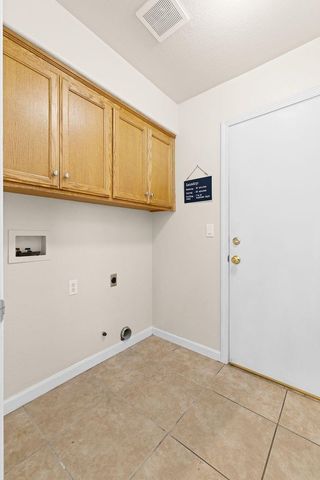 1604 Martinique Dr, Roseville, CA 95661