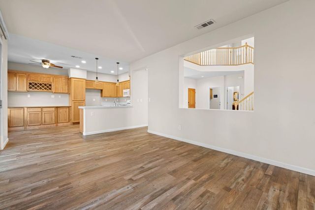 1604 Martinique Dr, Roseville, CA 95661