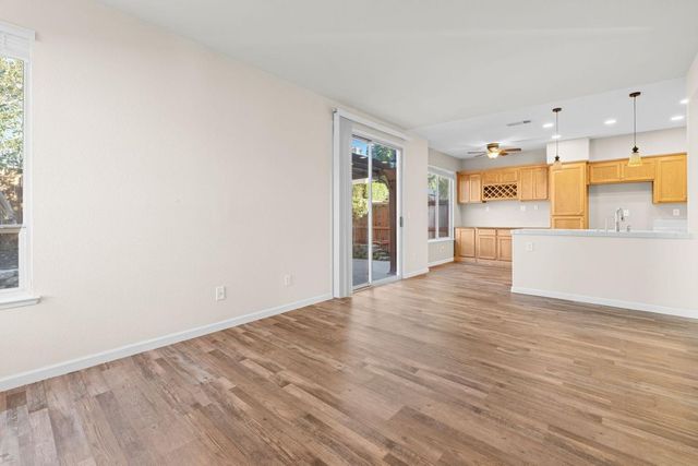 1604 Martinique Dr, Roseville, CA 95661