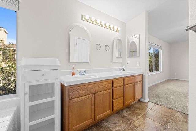 1604 Martinique Dr, Roseville, CA 95661