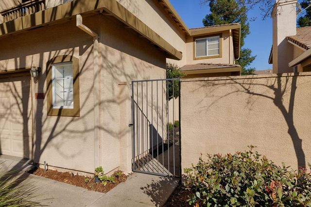 1604 Martinique Dr, Roseville, CA 95661