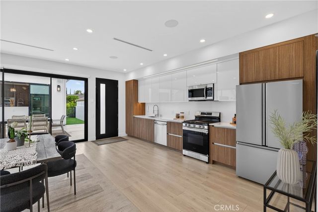 4844 Biloxi Avenue, Toluca Lake, CA 91601