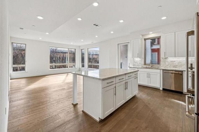 1058 Foster Square Lane 204, Foster City, CA 94404