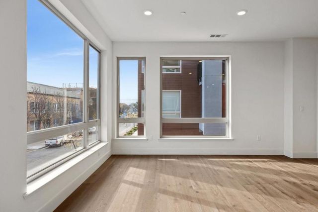 1058 Foster Square Lane 204, Foster City, CA 94404