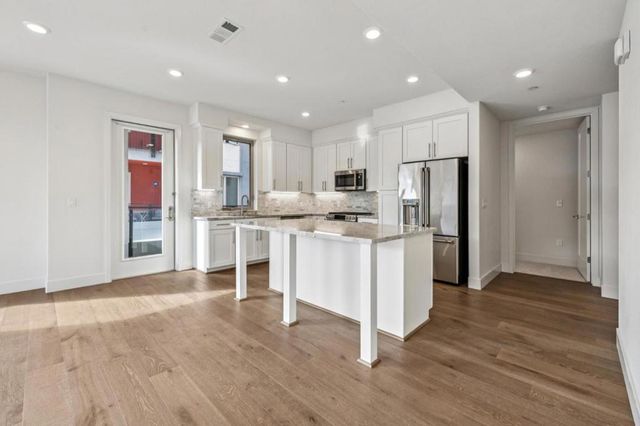 1058 Foster Square Lane 204, Foster City, CA 94404