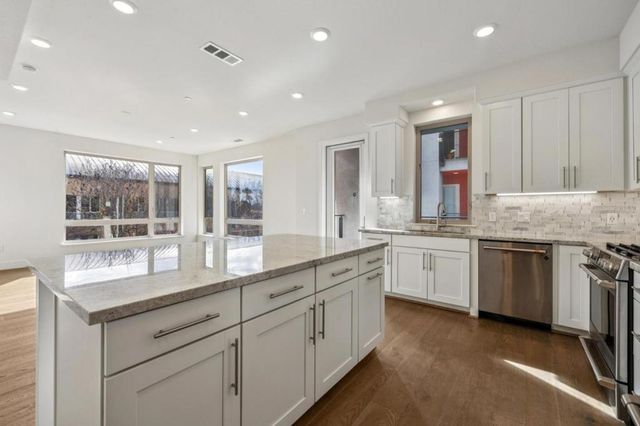 1058 Foster Square Lane 204, Foster City, CA 94404