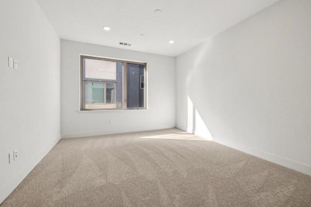 1058 Foster Square Lane 204, Foster City, CA 94404