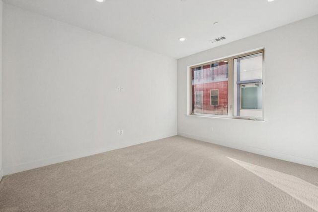 1058 Foster Square Lane 204, Foster City, CA 94404