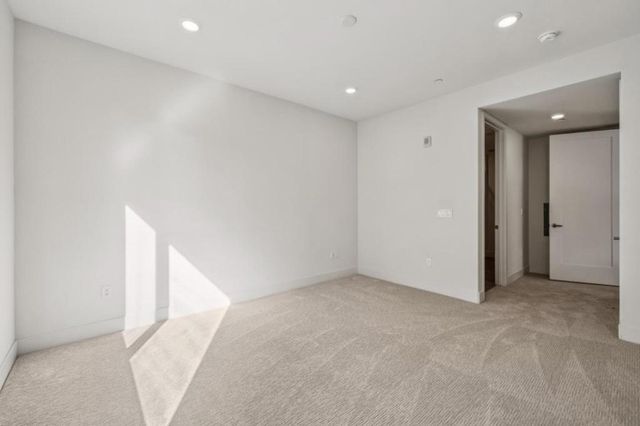 1058 Foster Square Lane 204, Foster City, CA 94404