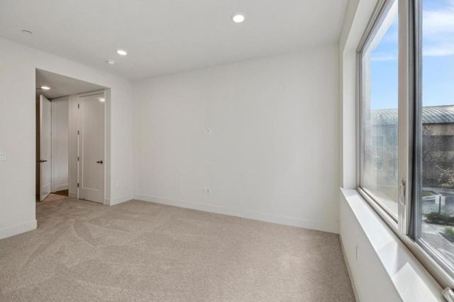 1058 Foster Square Lane 204, Foster City, CA 94404