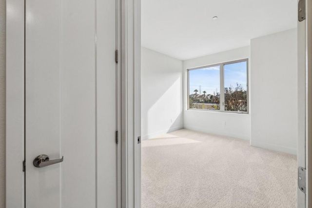 1058 Foster Square Lane 204, Foster City, CA 94404