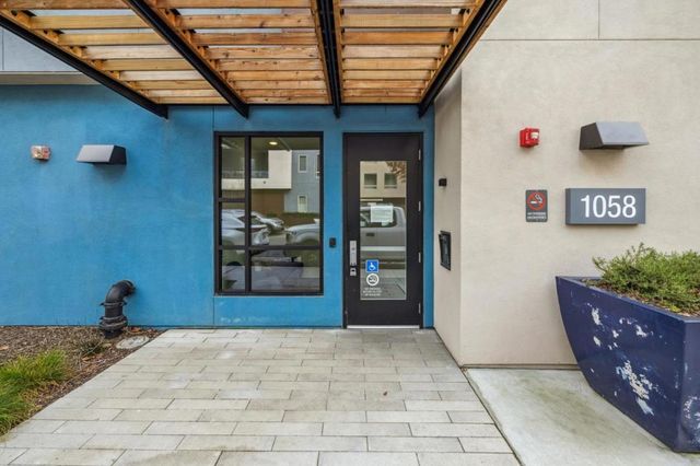 1058 Foster Square Lane 204, Foster City, CA 94404
