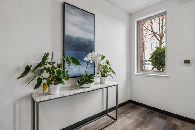 1058 Foster Square Lane 204, Foster City, CA 94404