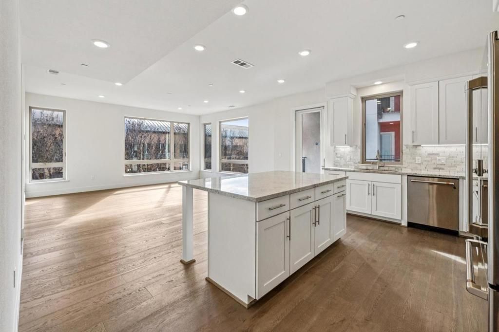 1058 Foster Square Lane 204, Foster City, CA 94404