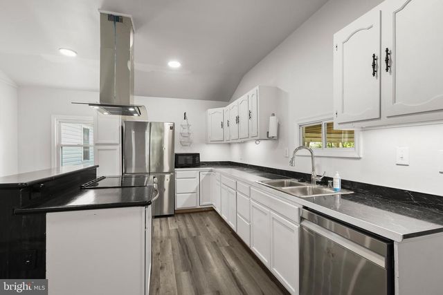1434 WASHINGTON AVE, Severn, MD 21144