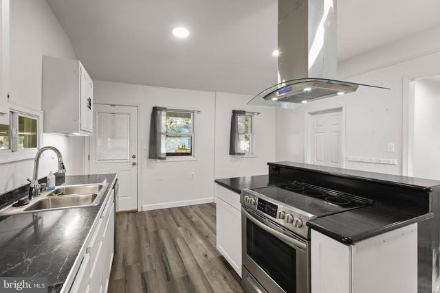 1434 WASHINGTON AVE, Severn, MD 21144