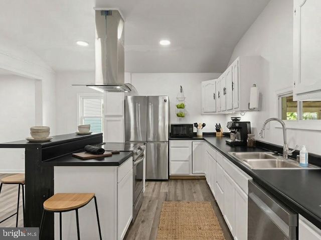 1434 WASHINGTON AVE, Severn, MD 21144