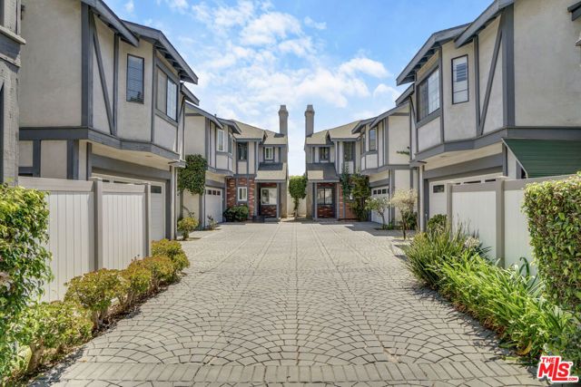 18324 Kingsdale Avenue, Redondo Beach, CA 90278