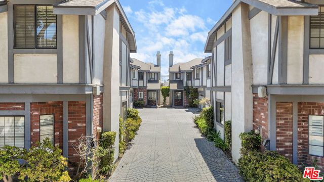 18324 Kingsdale Avenue, Redondo Beach, CA 90278