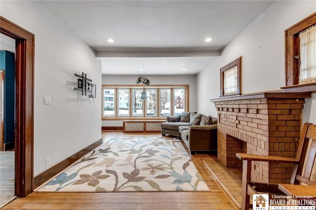 836 Mckinley Parkway, Buffalo, NY 14220