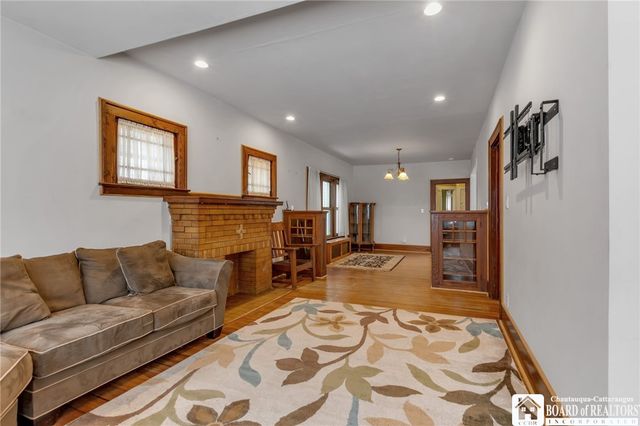 836 Mckinley Parkway, Buffalo, NY 14220