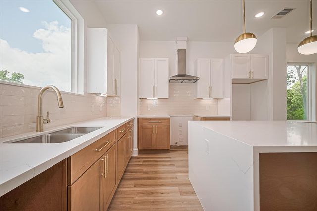 6023 Maybell Street, Houston, TX 77091