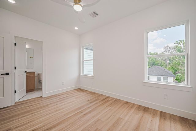 6023 Maybell Street, Houston, TX 77091