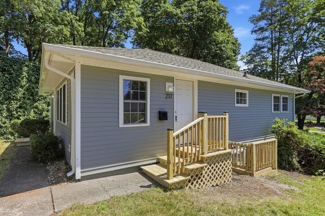 217 West Main St, Northborough, MA 01532