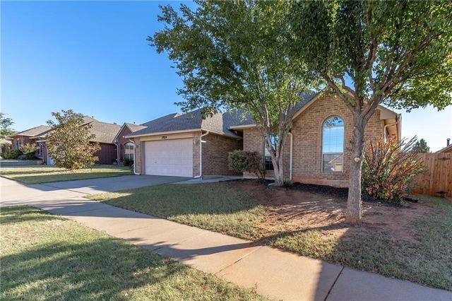 17024 Woodvine Drive, Edmond, OK 73012
