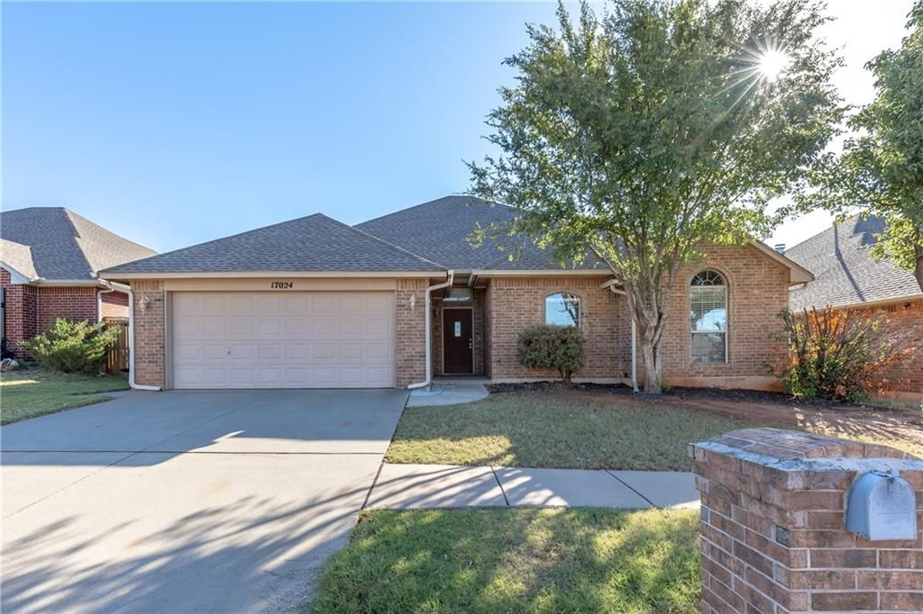 17024 Woodvine Drive, Edmond, OK 73012