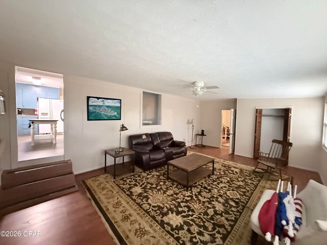 4327 8th Avenue, Marianna, FL 32446