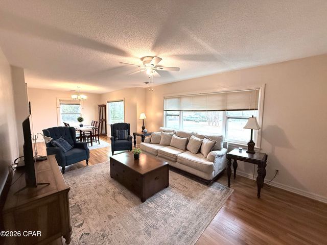 4327 8th Avenue, Marianna, FL 32446